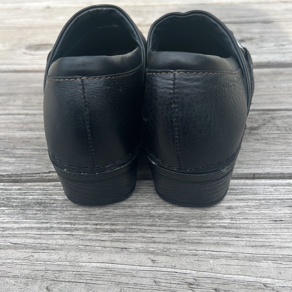 Soffit - Picture 6 of 7